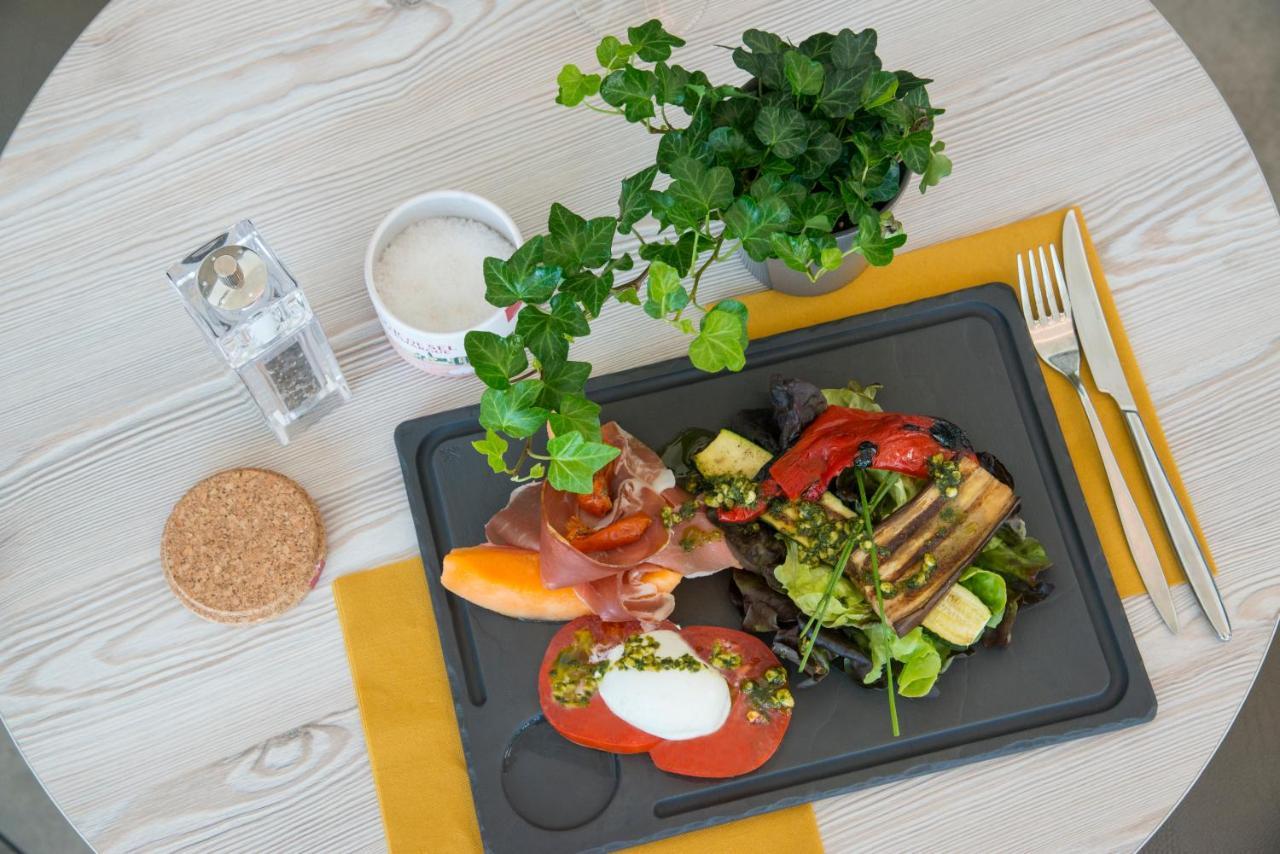 Ibis Styles Pertuis Portes Du Luberon Экстерьер фото