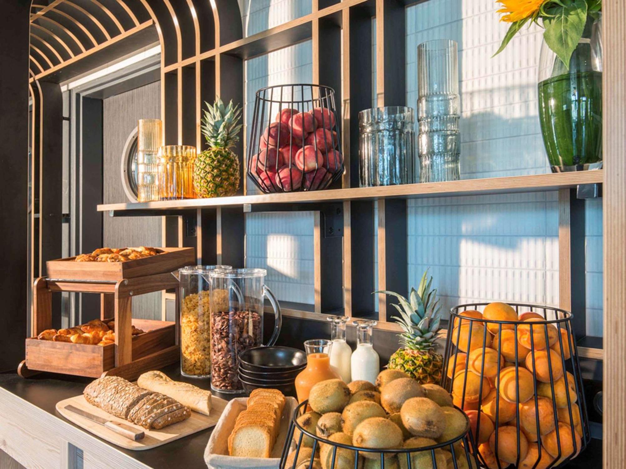 Ibis Styles Pertuis Portes Du Luberon Экстерьер фото